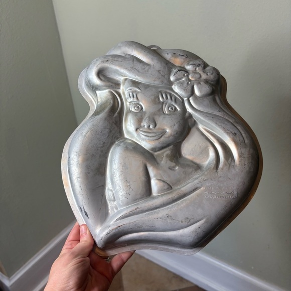 Wilton The Little Mermaid Ariel Cake Pan - Picture 2 of 3